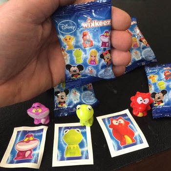Disney Wikkeez Figuurit + Tarra Yll&auml;tyspussissa (300 kpl)