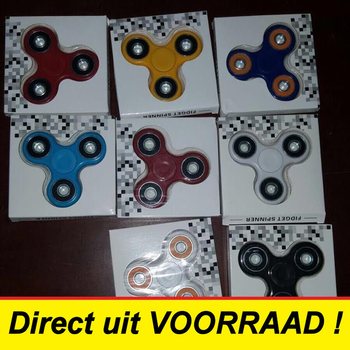 FIDGET SPINNERIT (20 kpl)