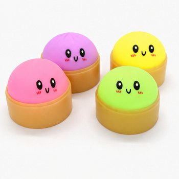 RAGE - Squishy Dumpling -nyytit PIENI (Koko 5.5 x 5.5 x 3 cm) - Viral 2026 Fidget-lelu (24 kpl)