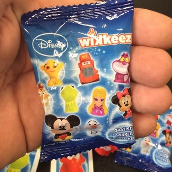 Disney Wikkeez Figuurit + Tarra Yll&auml;tyspussissa (300 kpl)