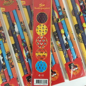5-osainen Lahjapaperisetti 'De Club van Sinterklaas'