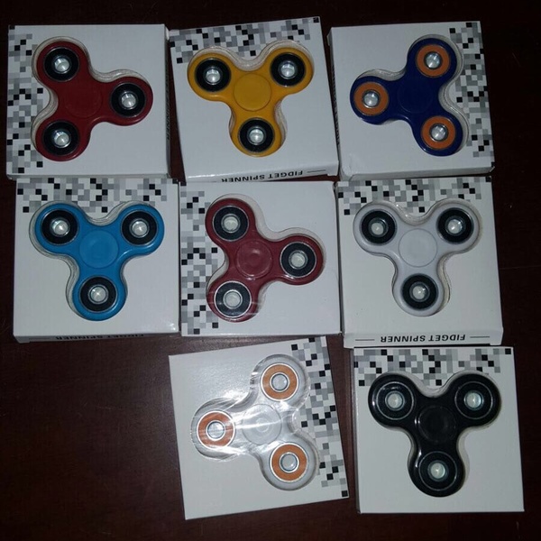 Fidget Spinnerit / Hand Spinnerit ( Hitti 2017 )