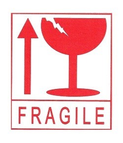 FRAGILE / S&Auml;RKYV&Auml;&Auml; -TARRAT (45 arkkia)