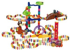 PLAYGO - Deluxe Domino-pelisetti Automaattisella Junalla - 500 osaa