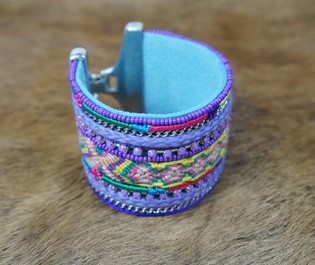 Ylellinen Violetti Rannekoru (1 kpl)
