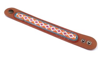 Nahkaranneke Aztec Punaisilla Strasseilla (1 kpl)