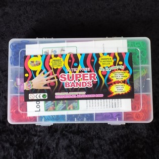 2 600 kpl Super Bands / Loom-nauhat suuressa rasiassa (6 kpl pakkaus)